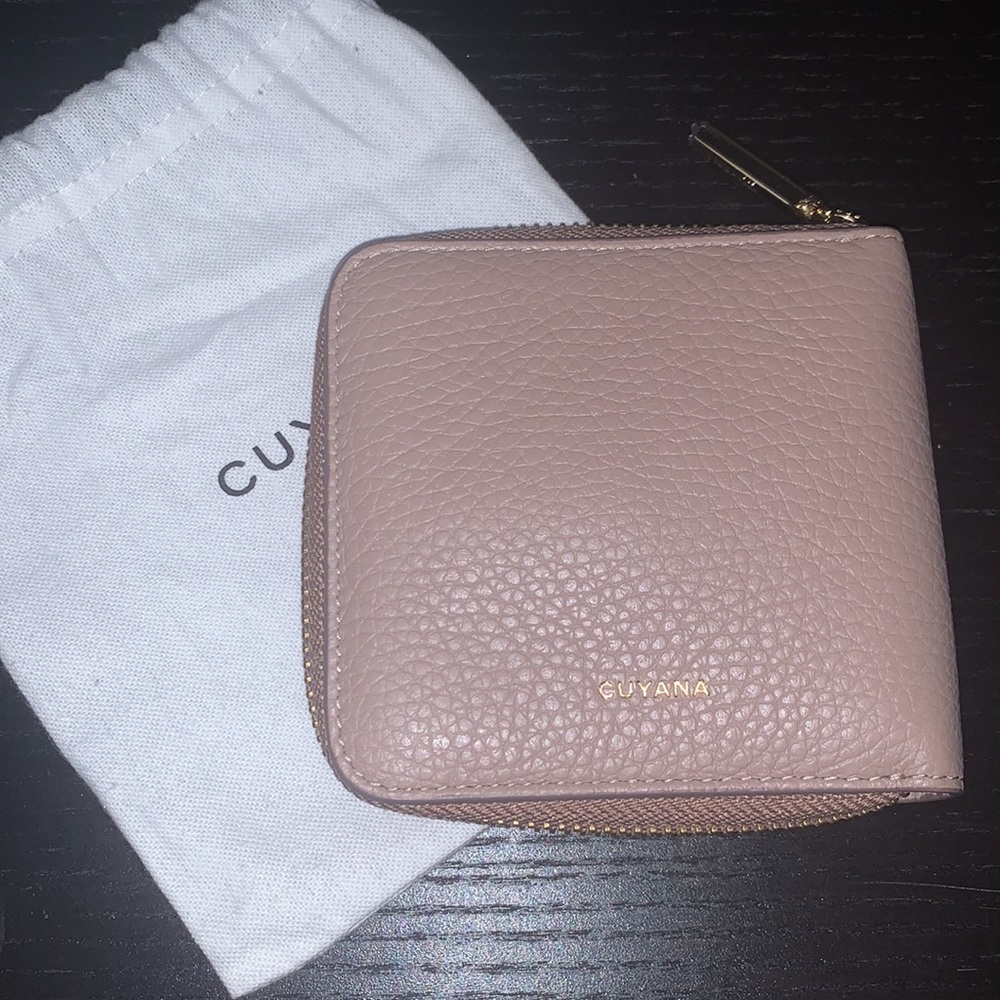 Cuyana Wallet
